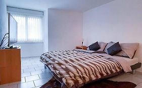 Private Apartment With Parking Spot In The Center